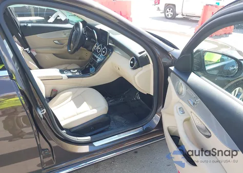 2017 Mercedes-Benz C 300 из США, поврежденный, VIN 55SWF4JBXHU222573